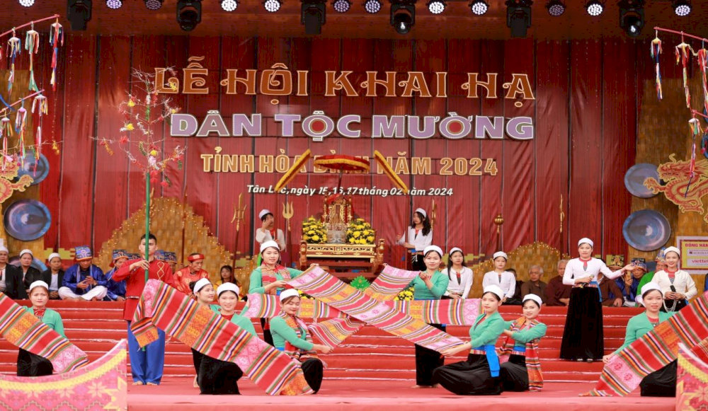 Lễ hội khai hạ dân tộc Mường